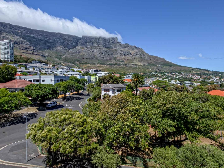 2 Bedroom Property for Sale in Vredehoek Western Cape